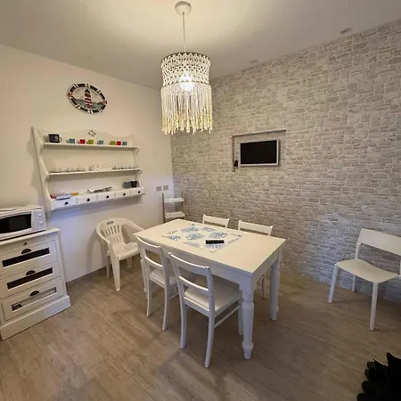 Near In 53889 Apartament
